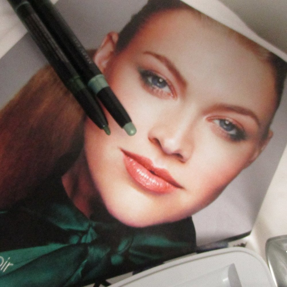 Tooti-Fruiti Woodland Rainforest Island Spice Soft Jade Liner Emerald Noir Look